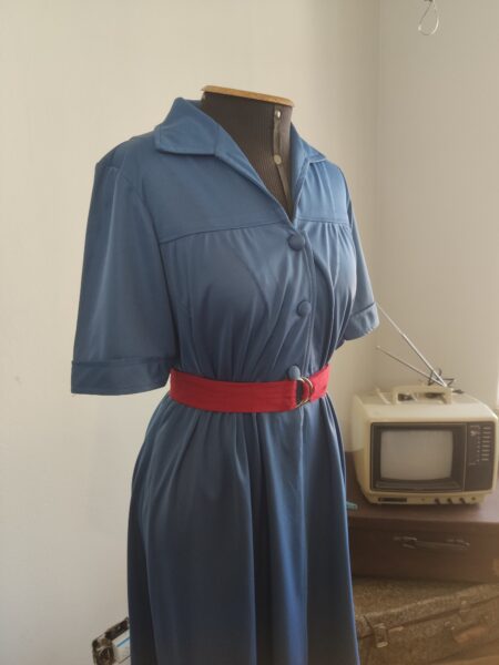 vestido anos 80 na cor azul cobalto, modelo chemise, original anos 80