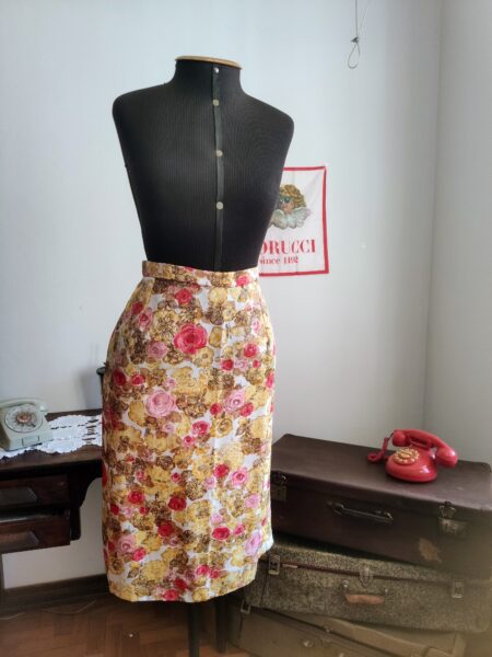 saia floral vintage anos 60